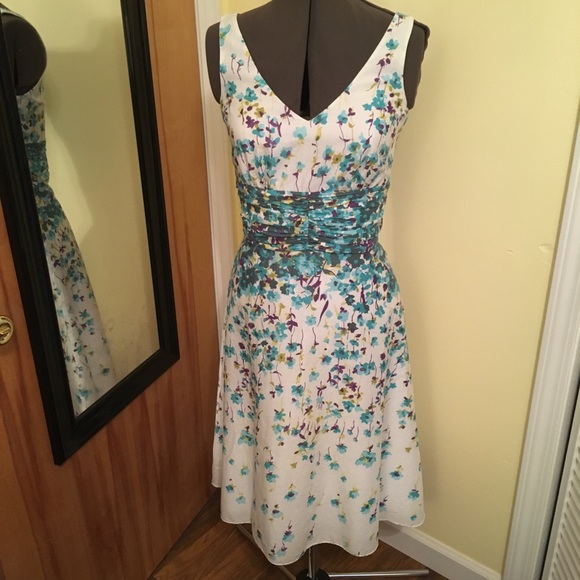Ann Taylor Dresses & Skirts - Ann Taylor white with flowers a-line Easter dress